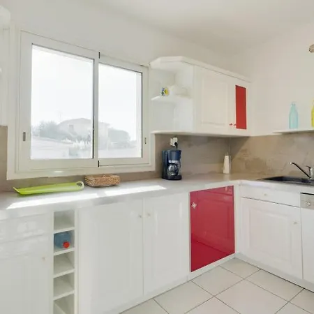 Sleeps 6 Pool Air Con Wifi *