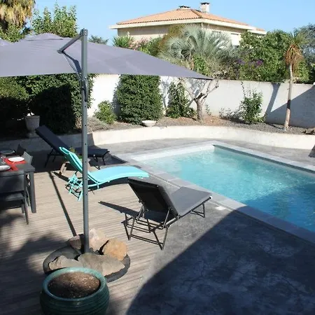 Sleeps 6 Pool Air Con Wifi * Agde
