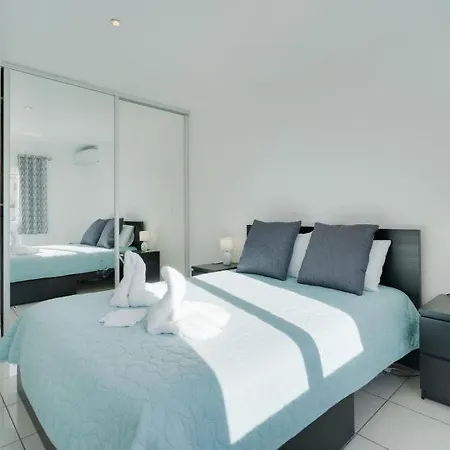 Sleeps 6 Pool Air Con Wifi Hébergement de vacances *