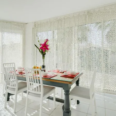 Sleeps 6 Pool Air Con Wifi * Agde